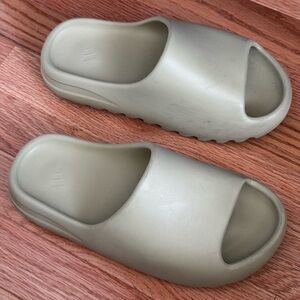 Yeezy Sage Adidas Slides